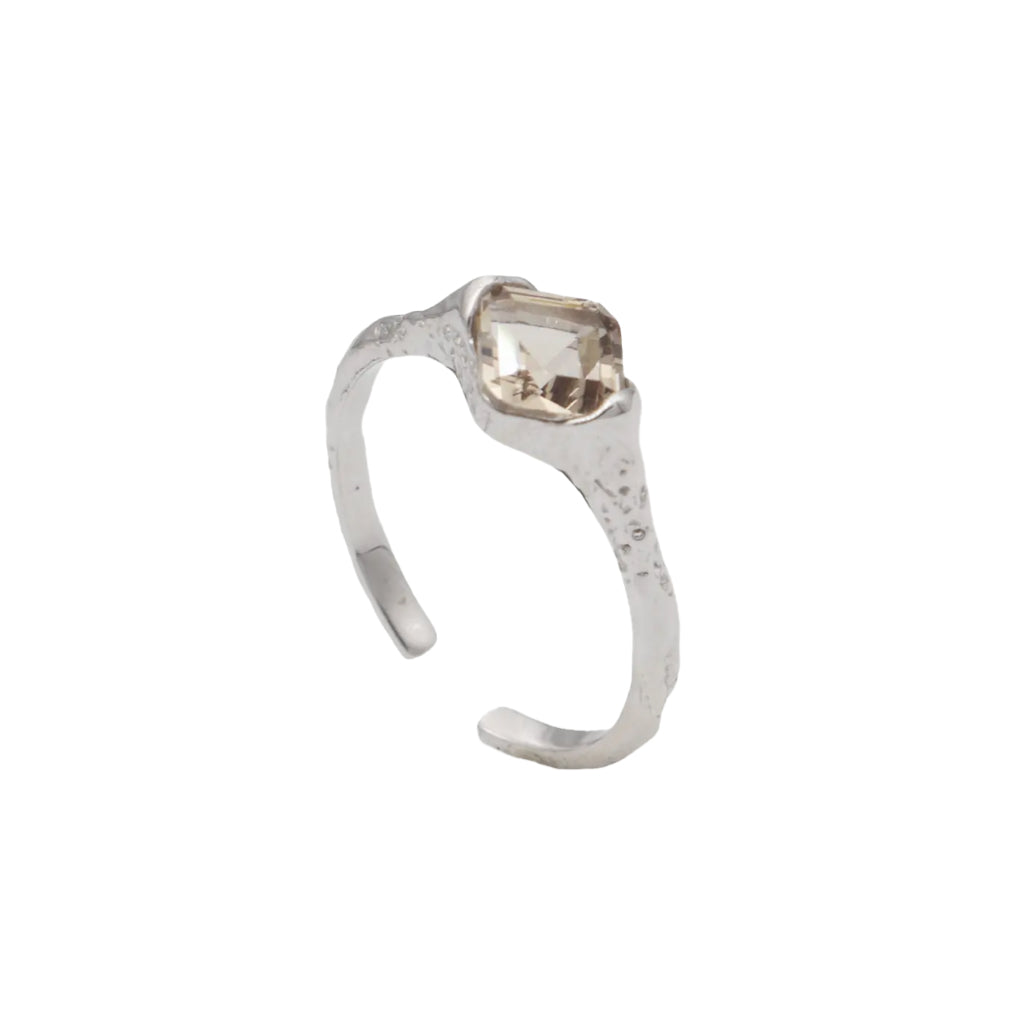 #002 Ring